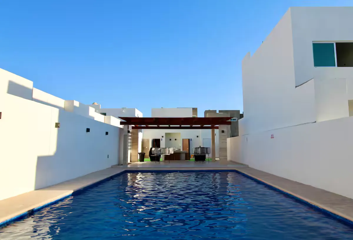 Casa Cactus pool area